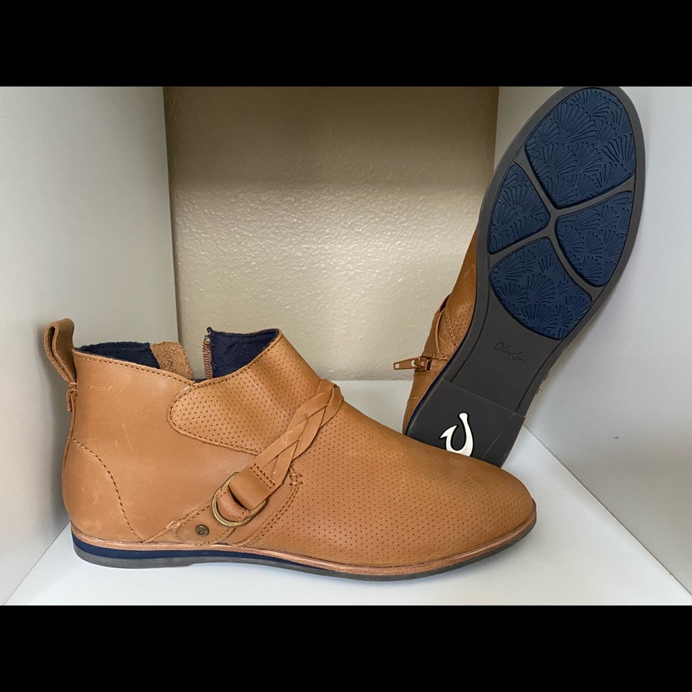 Olukai brown booties 7.5 never worn